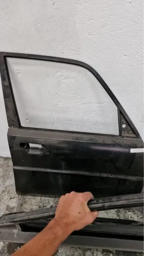 Porta Dianteira Direita Mitsubishi Tr4 2010-2016