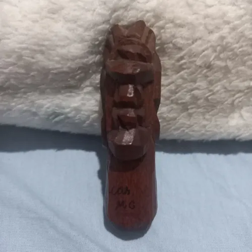 Mini escultura de madeira (Carrancas MG)