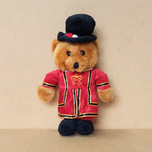 brinquedo - pelúcia urso guarda real britânico (usado)