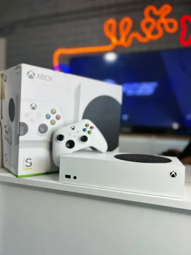 Xbox Series S c/ Garantia excelente estado 