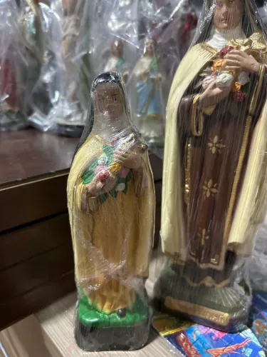 Santa Terezinha com 21cm