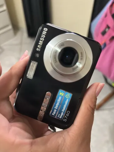 Camera samsung S760 preta funcionando perfeitamente 