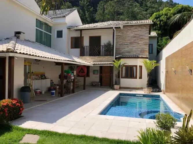 Casa em Condomínio : Duplex / Residencial / Jacarepaguá