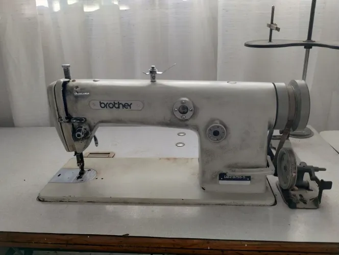Máquina de costura 