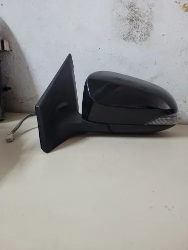 Retrovisor esquerdo Toyota Yaris Retrátil 2018 a 2022