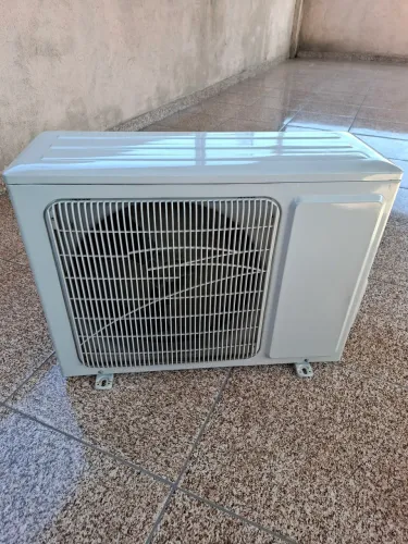 Vendo condensador Gree funcionando e Evaporador Electrolux juntos !!  9000 Btus