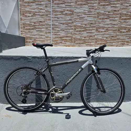 Bicicleta Aro 26 - Speed - Ridgeback - Marca Inglesa - Alumínio - Shimano Altus 3x7 vel.
