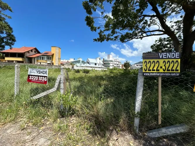 Terreno com 360m² à venda próximo a Praia nos Açores.