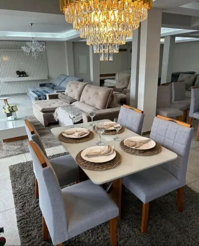 Mesa de Jantar com Tampo de Vidro+ 4 cadeiras em Madeira Maciça- Produto Novo