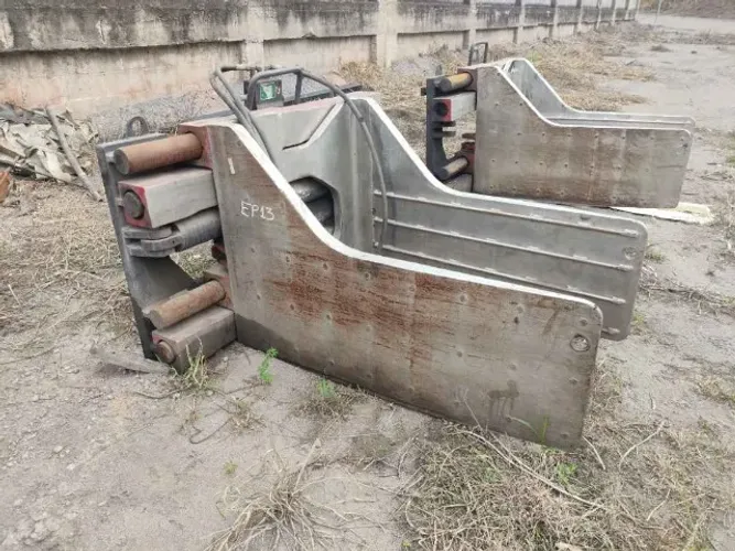 Garra Hidráulica Fardos Saur GHS60