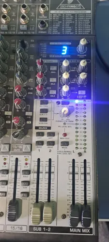 Mesa beringher xenix 2222