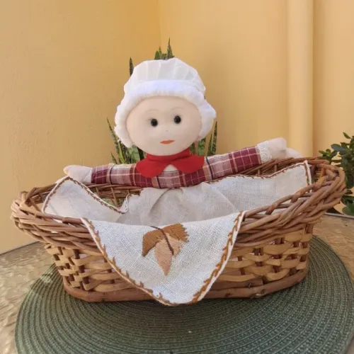 Cesta em Vime para Pães Vovó - Boneca Artesanal