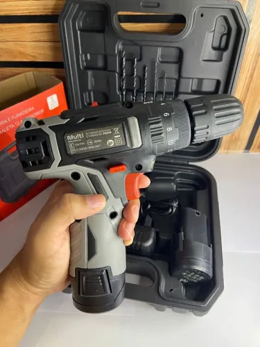 KIT PARAFUSADEIRA E FURADEIRA DE IMPACTO + MALETA 13 ACESSÓRIOS - Multi