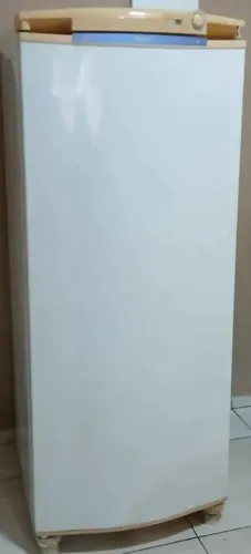 Freezer Vertical 260 Litros