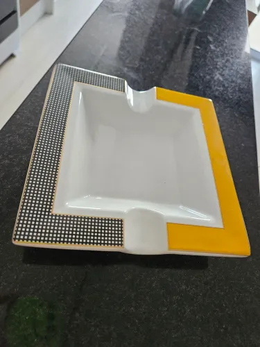 Cinzeiro decorativo com design moderno Cohiba para charutos