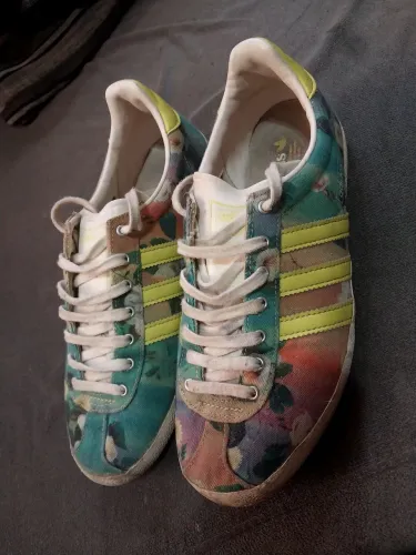 Tênis Adidas Floral