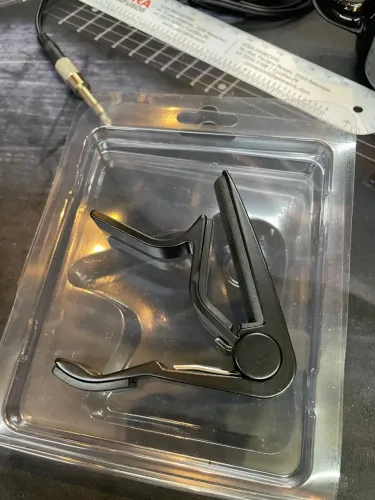 Capotraste para Violão/Guitarra cor preta Novo