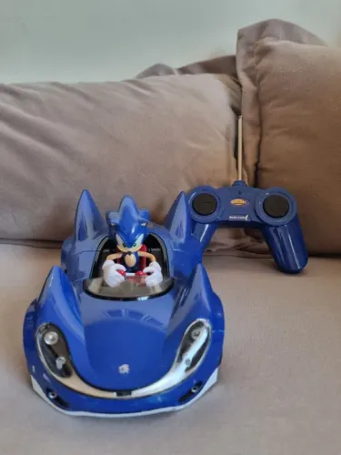 Carrinho sonic controle remoto  all star RARO , item de colecionador. 