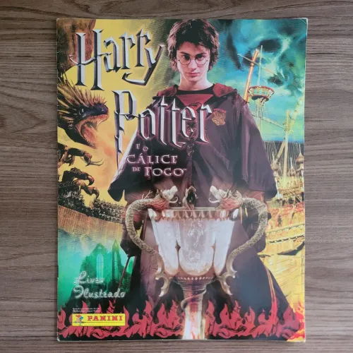 Álbum de Figurinhas / Livro Ilustrado Harry Potter e o Cálice de Fogo - Panini - 2005