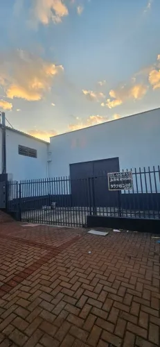 Aluga-se Barracão com 360m² em Cascavel/PR