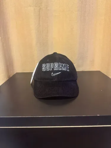 BONÉ SUPREME X NIKE ARC CORDUROY 6-PANEL