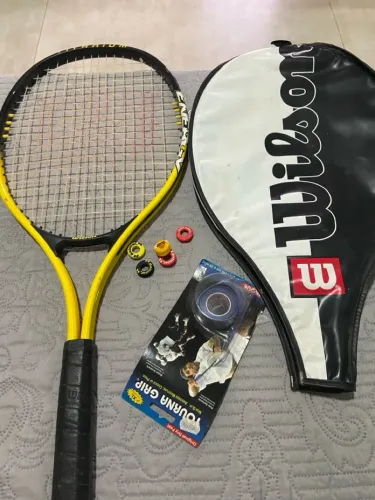 Raquete de Tênis Wilson + Grip Tourna