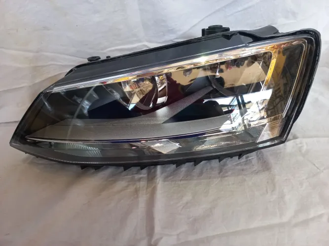 Farol jetta esquerdo 2012 