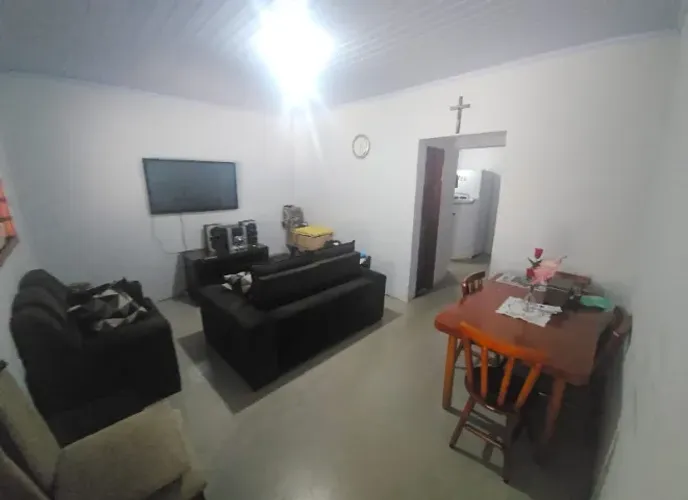 QNN 6 Local impar, sao 2 residencias no lote, otimo para renda!!!