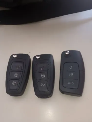 Chave canivete para diversos veículos.