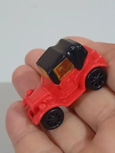 Miniatura Calhambeque Autito Retrô de 1992 coleção Kinder Ovo 