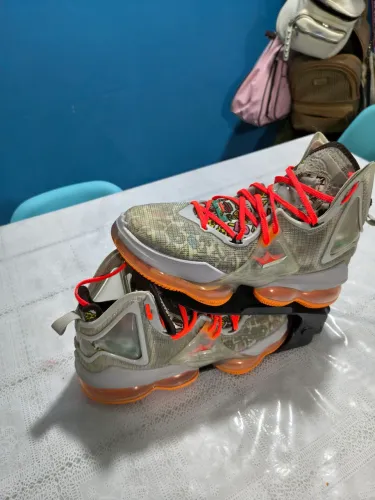 Tênis LeBron James