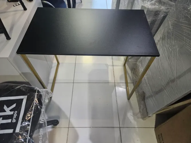 Mesa para escritório compacta 