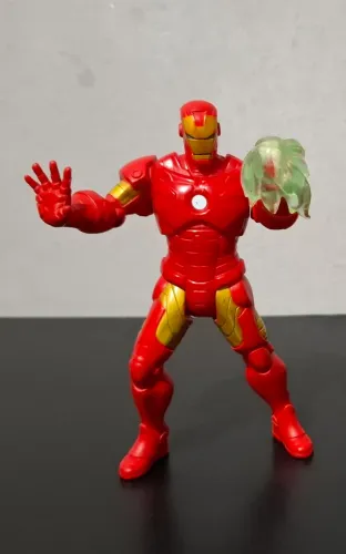 Homem de Ferro Arc Strike Avengers Assemble Hasbro