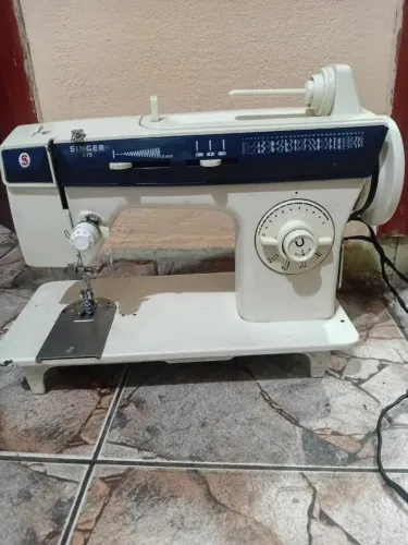 Máquina de costura singer 875