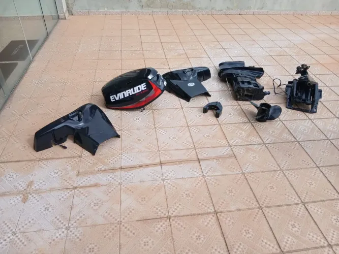 Vendo peças completas de motor Etec Evinrude 60hp