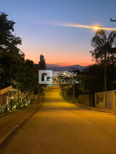Casa de 4 dormitórios sendo 1 suíte no bairro João Paulo