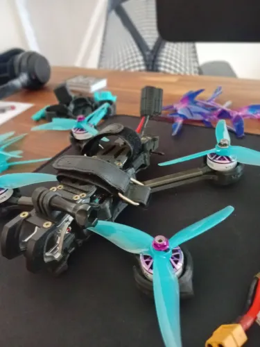 Drone 5 polegadas , baterias e acessórios 