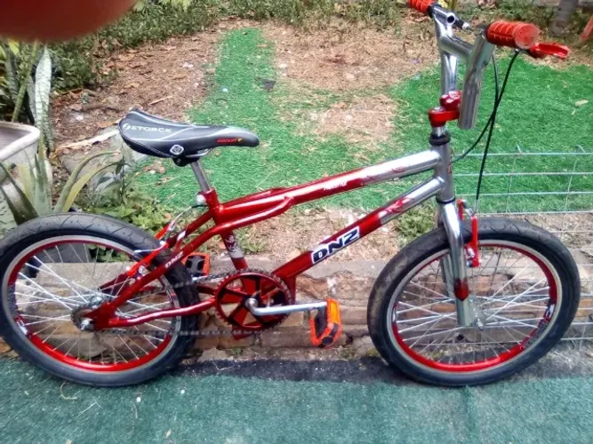 Bicicleta DNZ Aro 20 Cromada Envelopada de Vermelho , S/M Cross