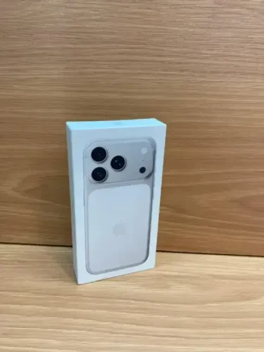 iPhone 17 Pro 256GB Prata / Lacrado / Compra Segura em Loja Física / Até 18x