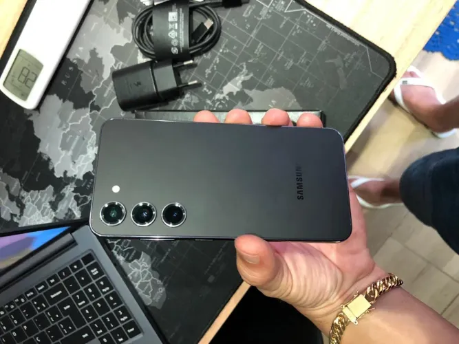 SAMSUNG S23 256GB 8GB RAM IMPECÁVEL