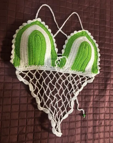 Vendo Croped e saída de banho feitas de crochê