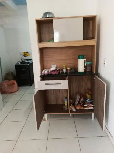 Armário novo recém montado