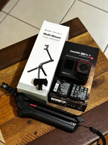 Câmera Insta 360 Ace Pro 2 Action Cam