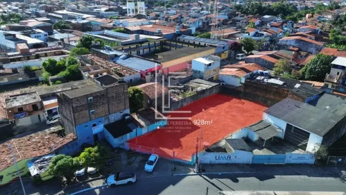 Excelente área comercial à venda em frente à rodoviária de Maceió com 928m²