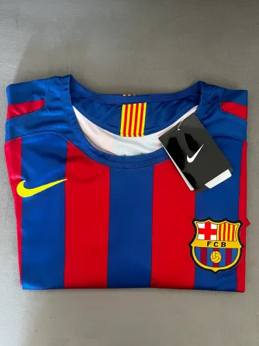 Camisa Barcelona Ronaldinho 10 - 2005/06 | Tamanho M | NUNCA USADA