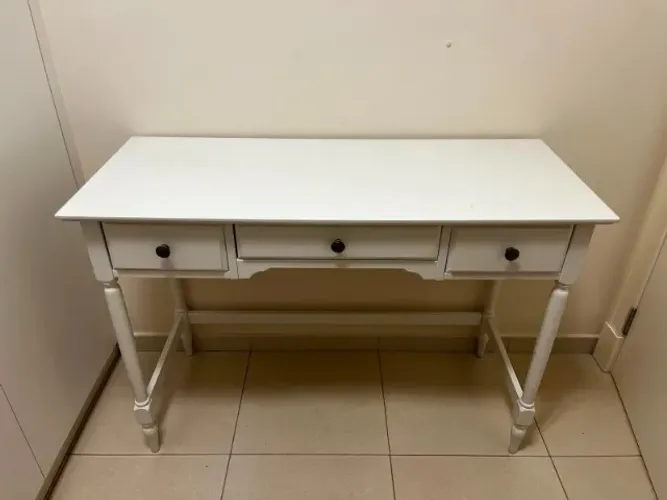 Escrivaninha/Mesa Branca com 3 Gavetas