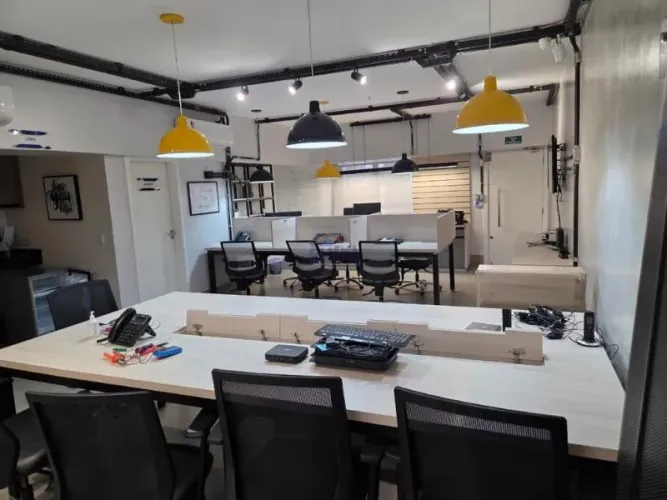 Comercial/Industrial com 1 sala(s) no bairro Goiabeiras em Cuiabá - MT