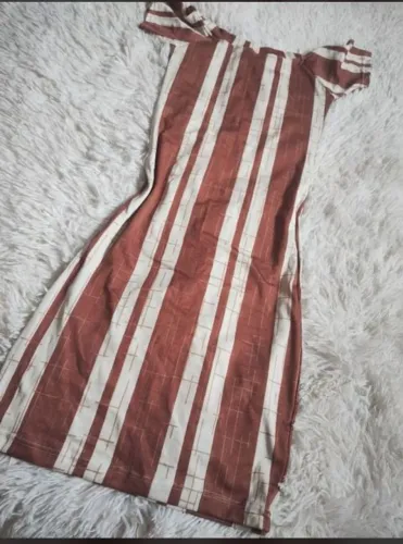 5 itens por um preço único.. 2 vestido.. 3 macacão Tam unico