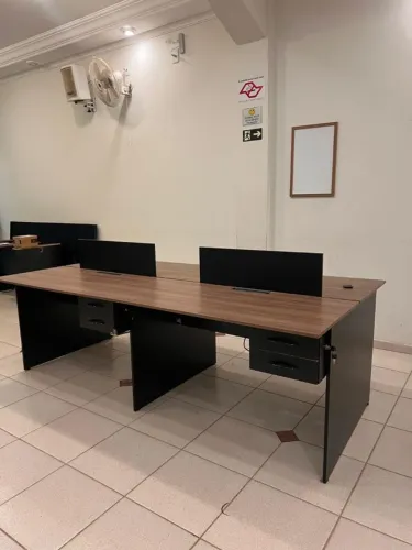 Estação de Trabalho - Mesa para 4