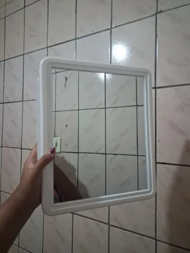 Armário de banheiro com espelho